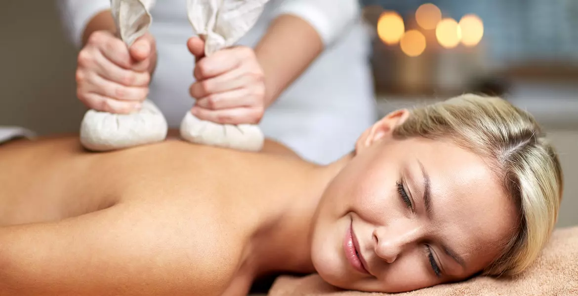 kraeuterstempelmassage-fayn